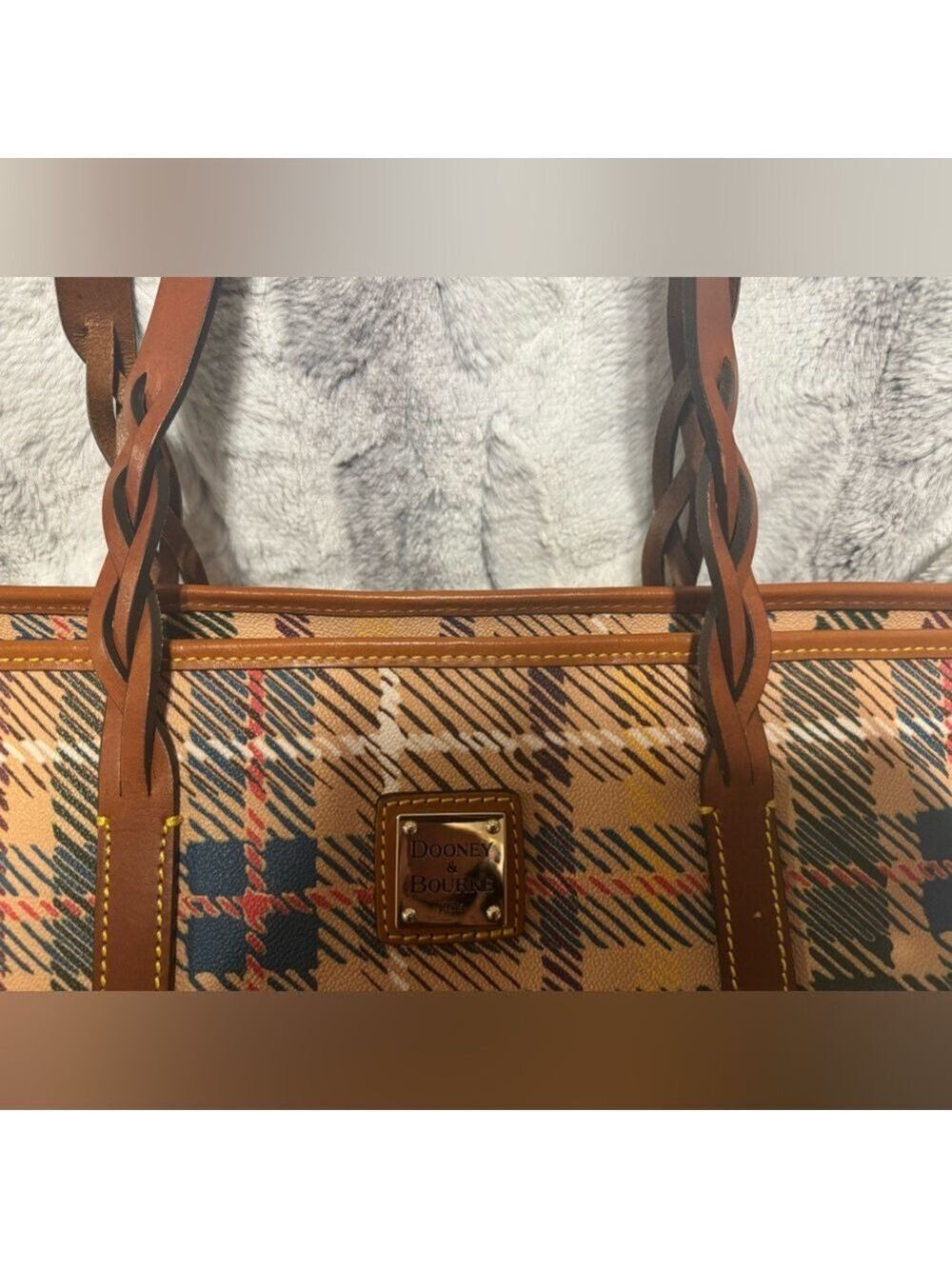 Dooney & Bourke - Tartan Plaid Collection Large Tote - EUC - Zipper Top Closure - Picture 10 of 13